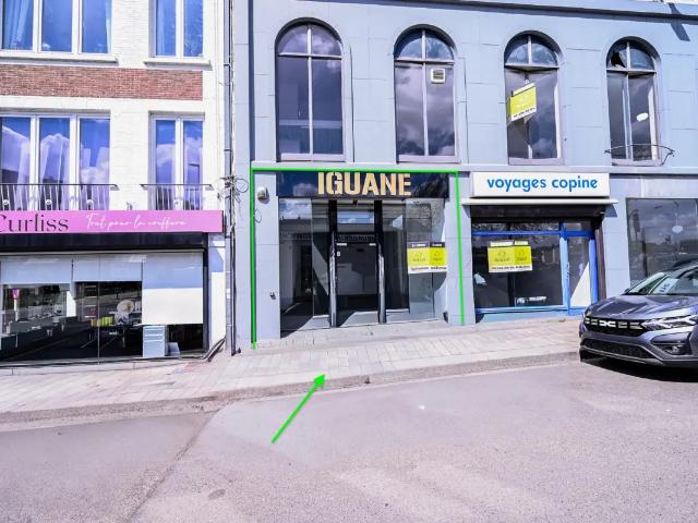 Local Commercial location à Huy, Wallonie