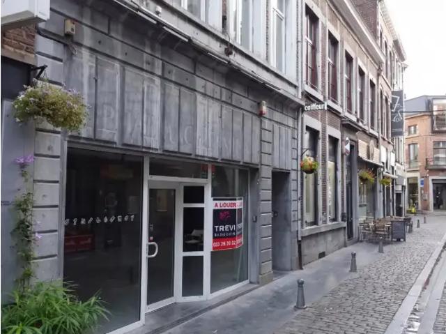 Local Commercial location à Tihange, Huy