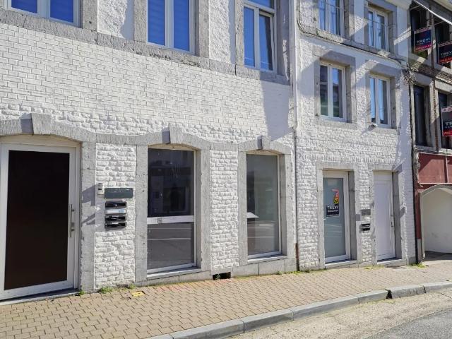 Local Commercial location à Huy, Wallonie