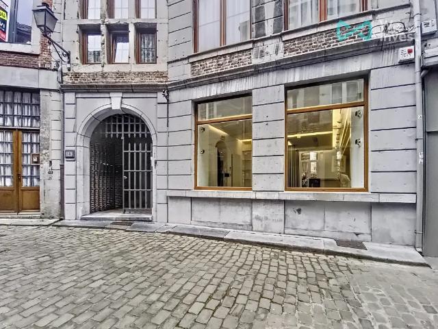 Local Commercial location à Huy, Wallonie