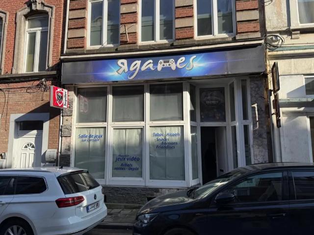 Local Commercial location à Huy, Wallonie