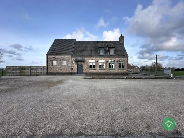 Local Commercial location à Ichtegem, West-Vlaanderen