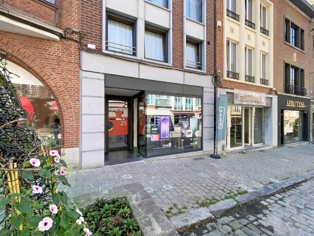 Local Commercial location à Brunehaut, Wallonie