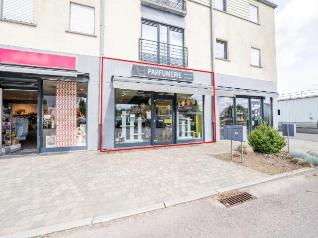 Local Commercial location à Recogne, Wallonie