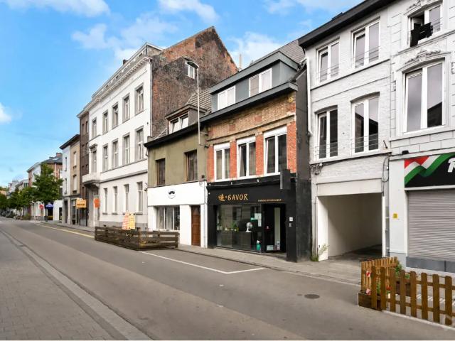 Local Commercial location à Lava, Brabant