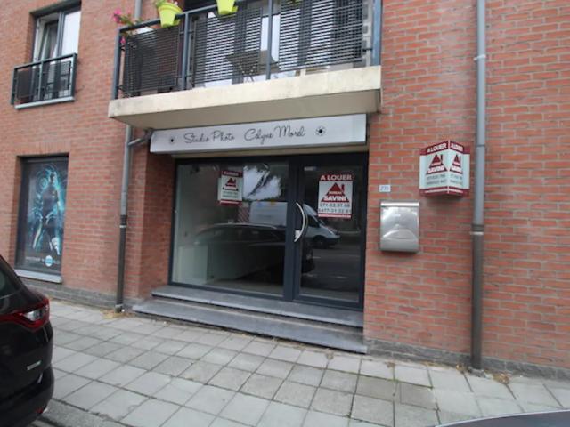 Local Commercial location à Charleroi, Wallonie