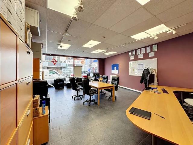 Local Commercial location à Montignies-sur-Sambre, Charleroi