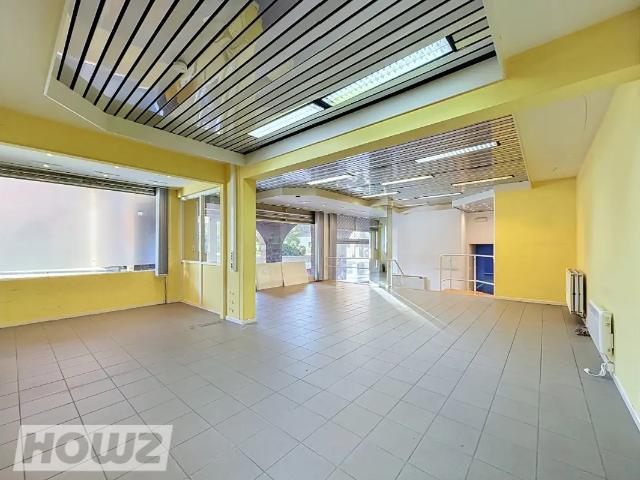 Local Commercial location à Mouscron, Wallonie