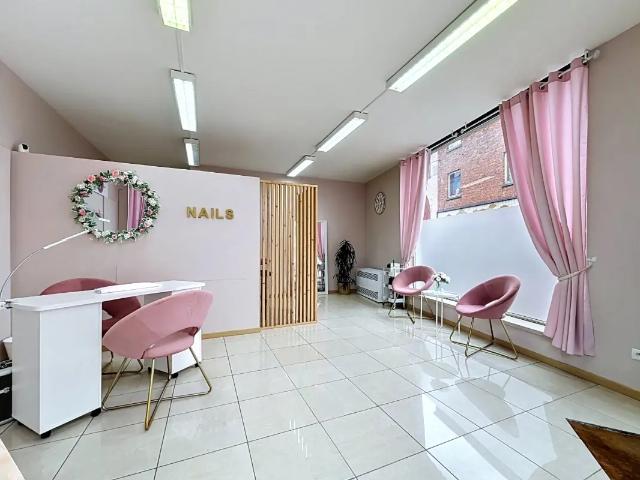 Local Commercial location à Mouscron, Wallonie