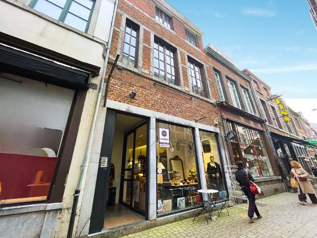 Local Commercial location à Namen, Wallonie
