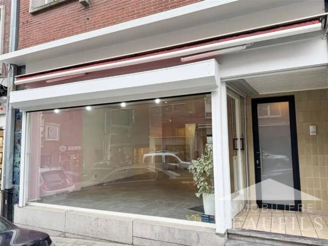 Local Commercial location à Nijvel, Wallonie