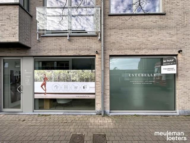 Local Commercial location à Oostkamp, West-Vlaanderen