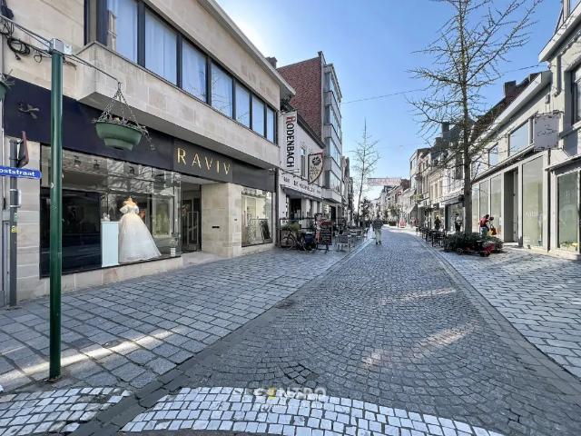 Local Commercial location à Roeselare, West-Vlaanderen