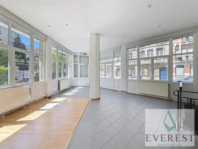 Local Commercial location à Schaarbeek, Bruxelles