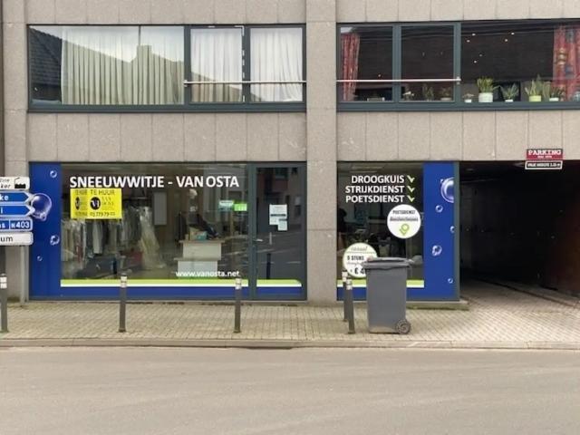 Local Commercial location à Stekene, Oost-Vlaanderen
