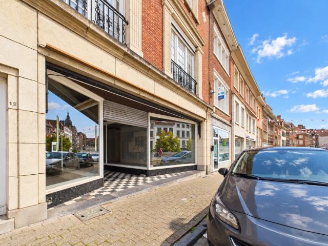 Local Commercial location à Brunehaut, Wallonie