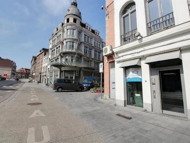 Local Commercial location à Brunehaut, Wallonie