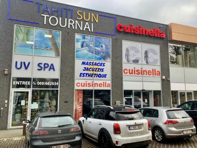 Local Commercial location à Brunehaut, Wallonie