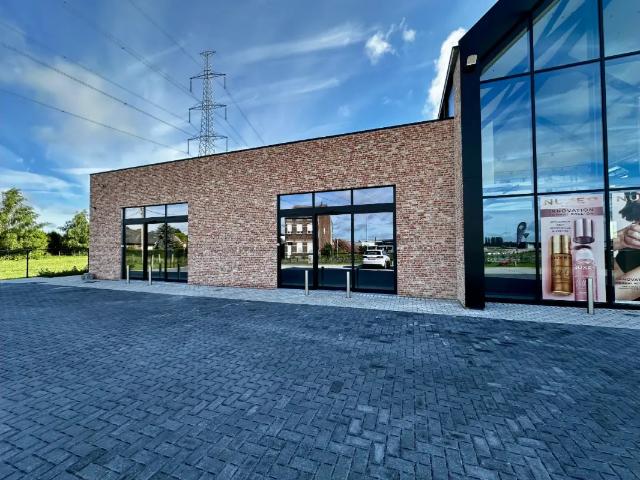 Local Commercial location à Itter, Wallonie