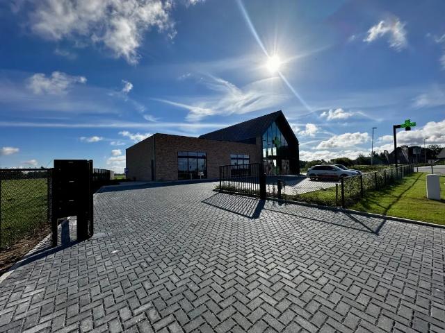 Local Commercial location à Itter, Wallonie