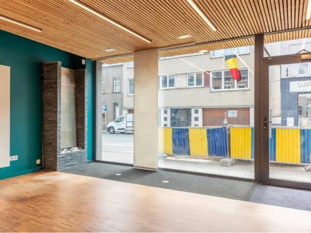 Local Commercial location à Uccle, Bruxelles