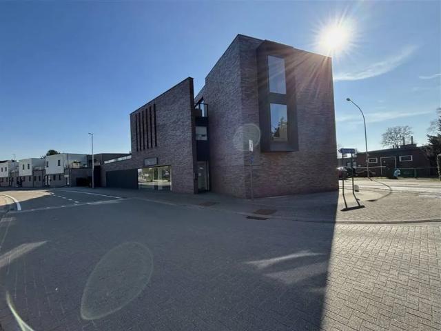 Local Commercial location à Laakdal, Antwerpen