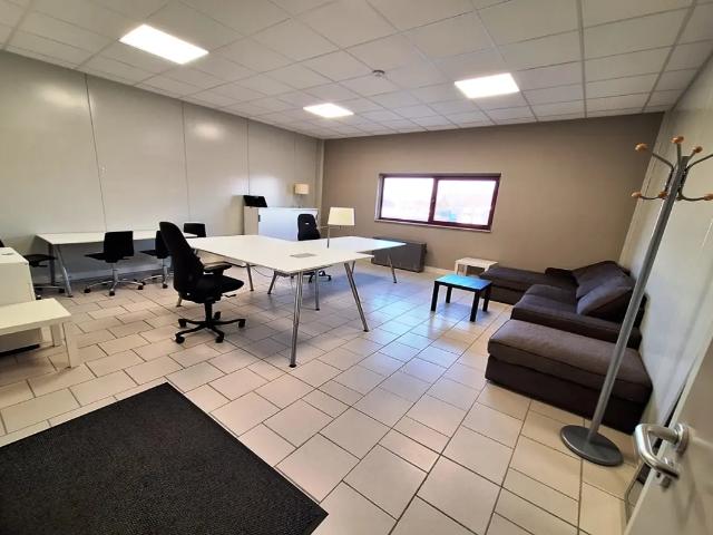 Local Commercial location à Verrebroek, Oost-Vlaanderen