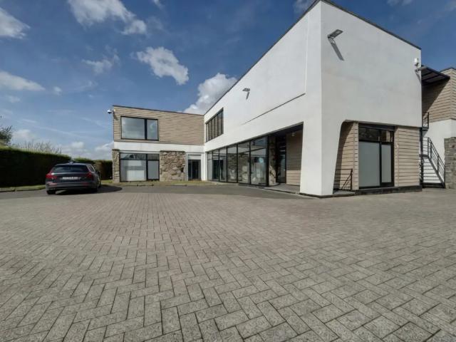Local Commercial location à Berloz, Wallonie