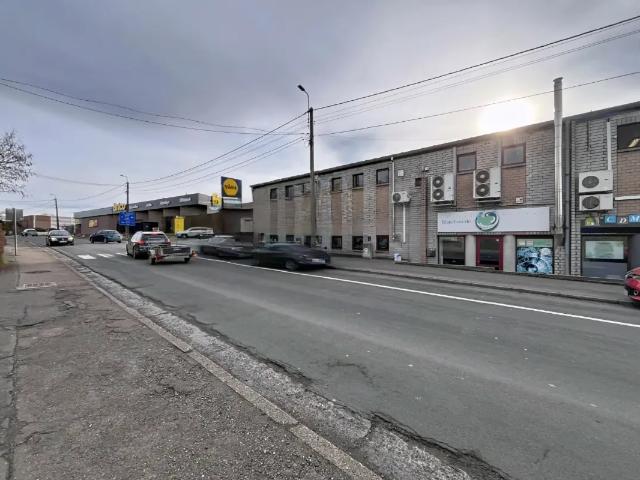 Local Commercial location à Waremme, Wallonie