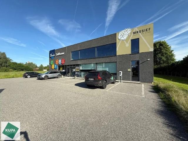 Local Commercial location à Godveerdegem, Oost-Vlaanderen