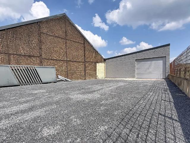 Local Commercial location à Andenne, Wallonie