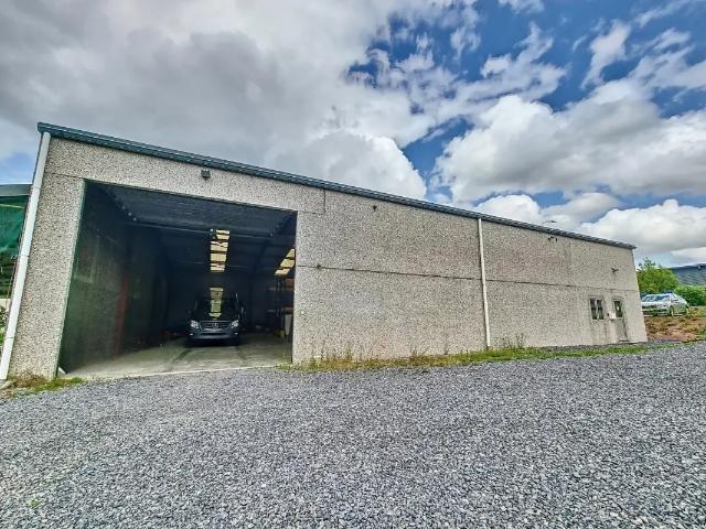 Local Commercial location à Assesse, Wallonie