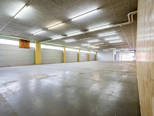 Local Commercial location à Blegny, Wallonie