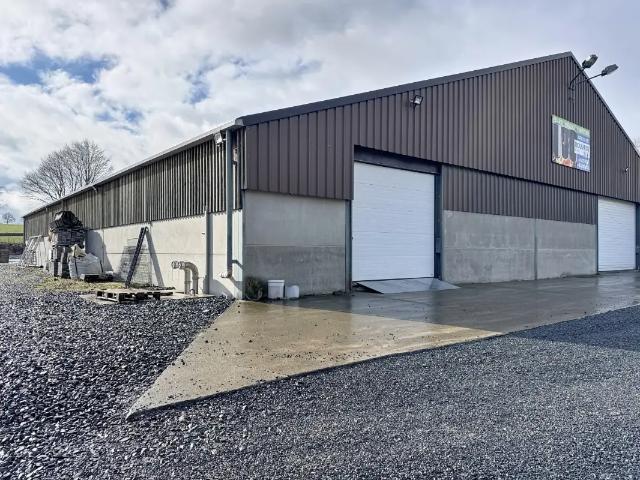 Local Commercial location à Bastenaken, Wallonie