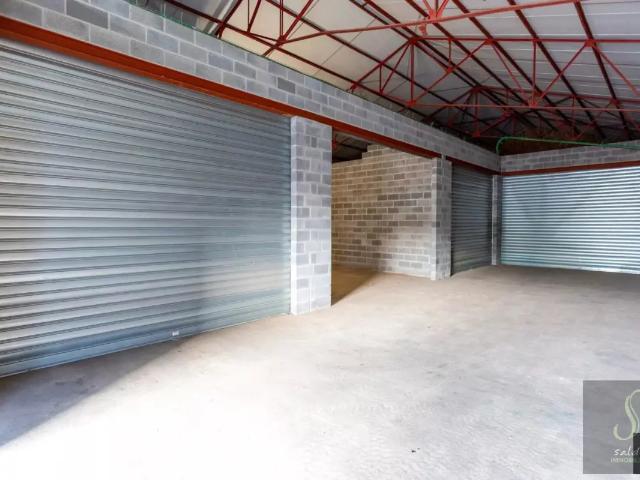 Local Commercial location à Binche, Wallonie