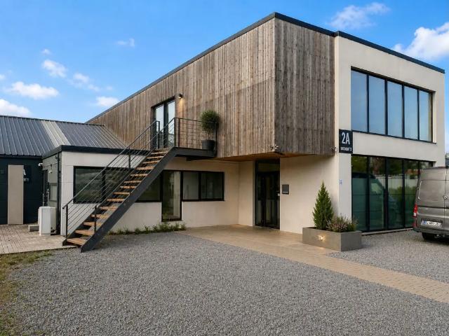 Local Commercial location à Merbraine, Wallonie