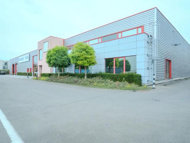 Local Commercial location à Zwijndrecht, Oost-Vlaanderen