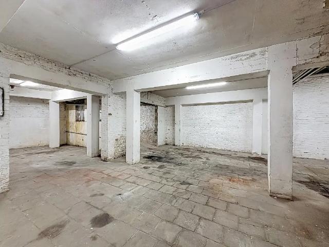 Local Commercial location à Charleroi, Wallonie