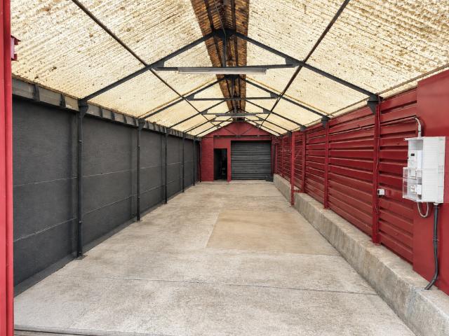 Local Commercial location à Châtelet, Wallonie
