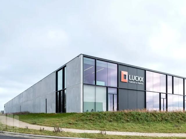 Local Commercial location à Itter, Wallonie