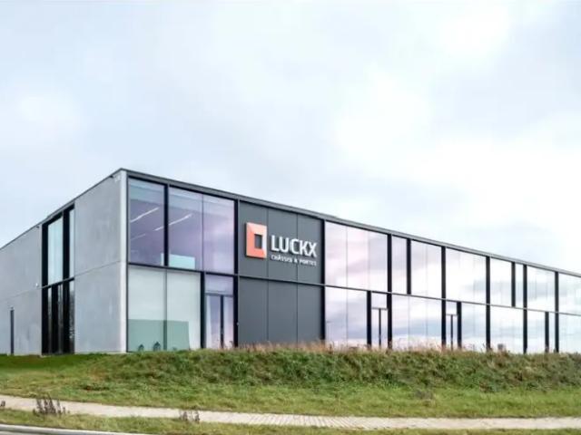Local Commercial location à Itter, Wallonie