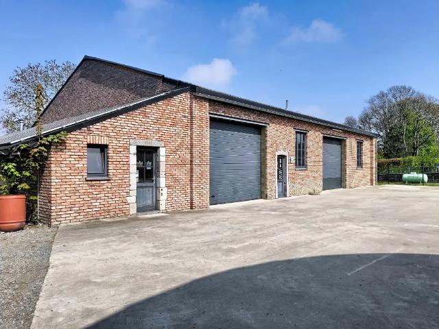 Local Commercial location à Héron, Wallonie