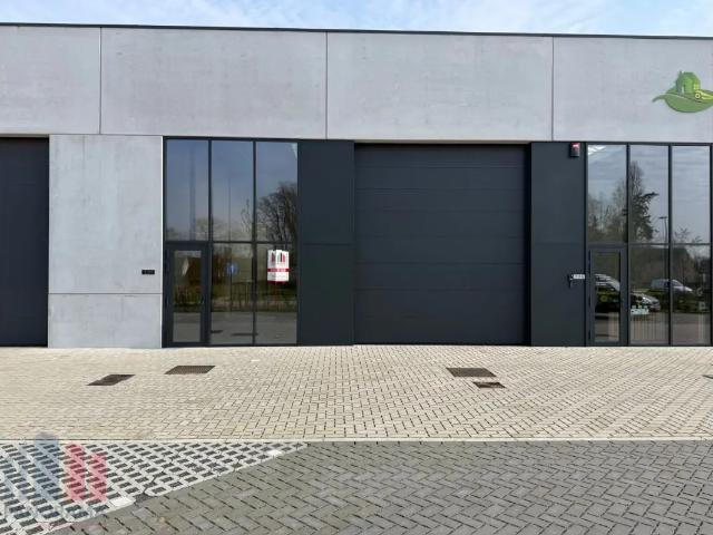 Local Commercial location à Dentergem, West-Vlaanderen