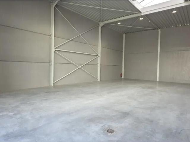 Local Commercial location à Sint-pieters-leeuw, Brabant