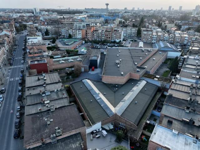 Local Commercial location à Evere, Bruxelles