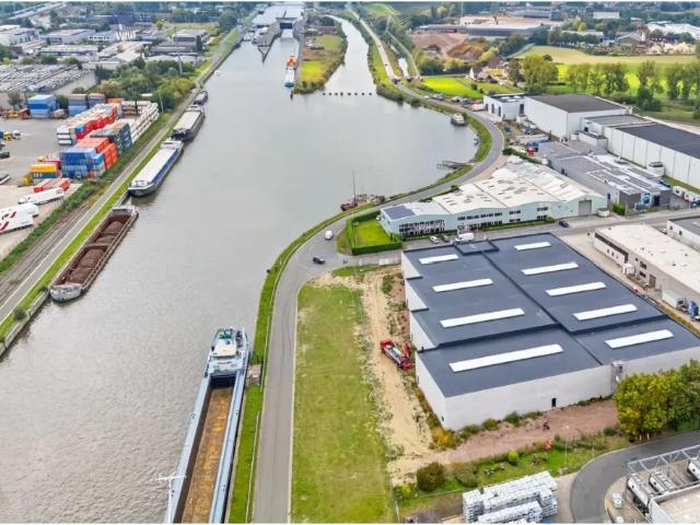 Local Commercial location à Evergem, Oost-Vlaanderen