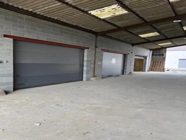 Local Commercial location à Fontaine-l'évêque, Wallonie