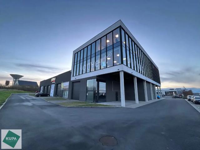 Local Commercial location à Aat, Wallonie