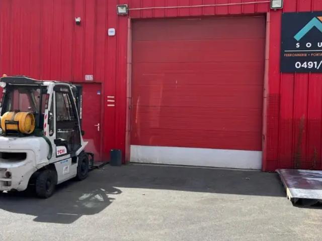 Local Commercial location à Bergen, Wallonie