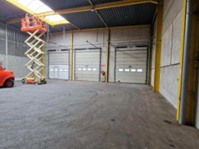 Local Commercial location à Charleroi, Wallonie